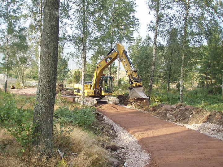 igelkottsvagen nordvast.JPG - igelkottsvägens anslutning till gångvägen innanför ljudvallen